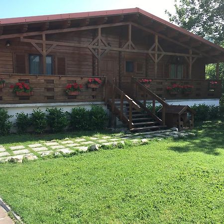 Chalet Dei Parchi Bed & Breakfast Saracinesco Exterior foto