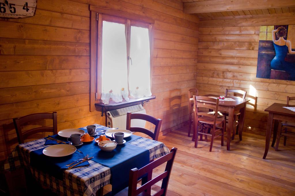 Chalet Dei Parchi Bed & Breakfast Saracinesco Exterior foto